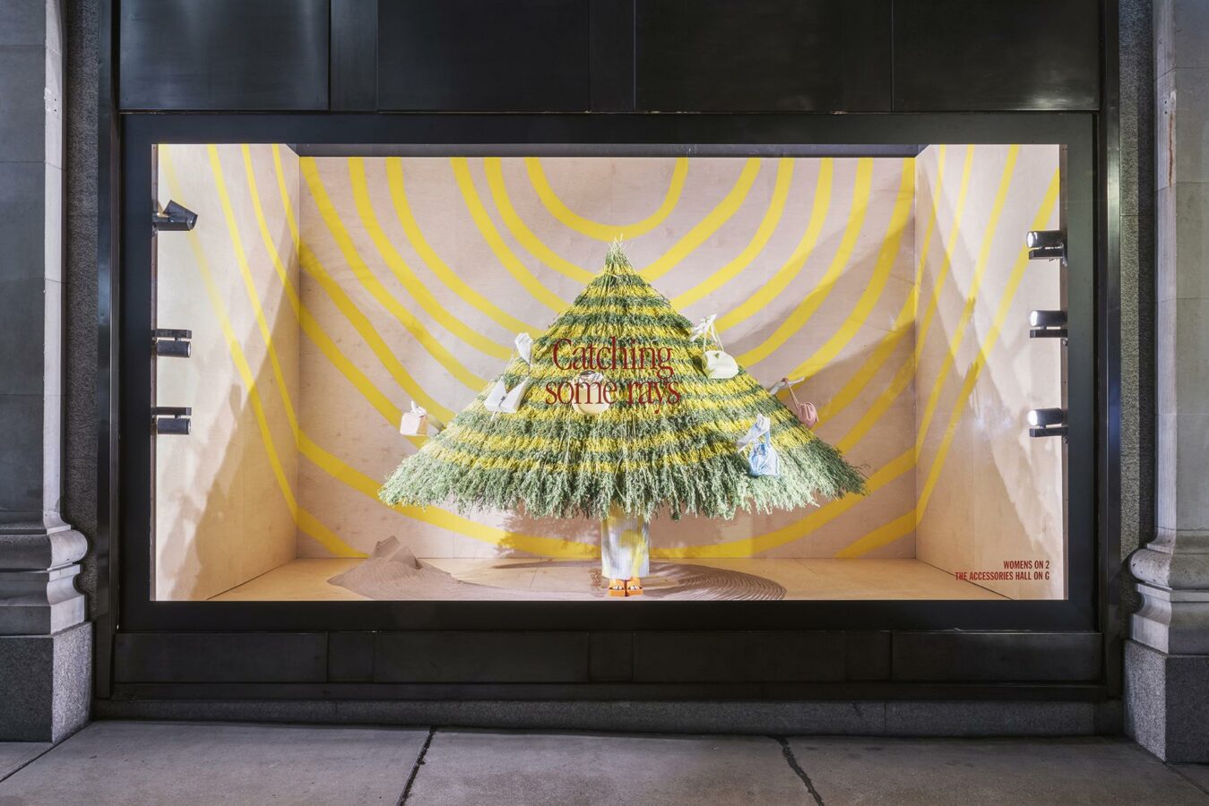 Summer Awakening: Die Schaufenster des Kaufhauses Selfridges an der Londoner Oxford Street. (Foto: Selfridges)