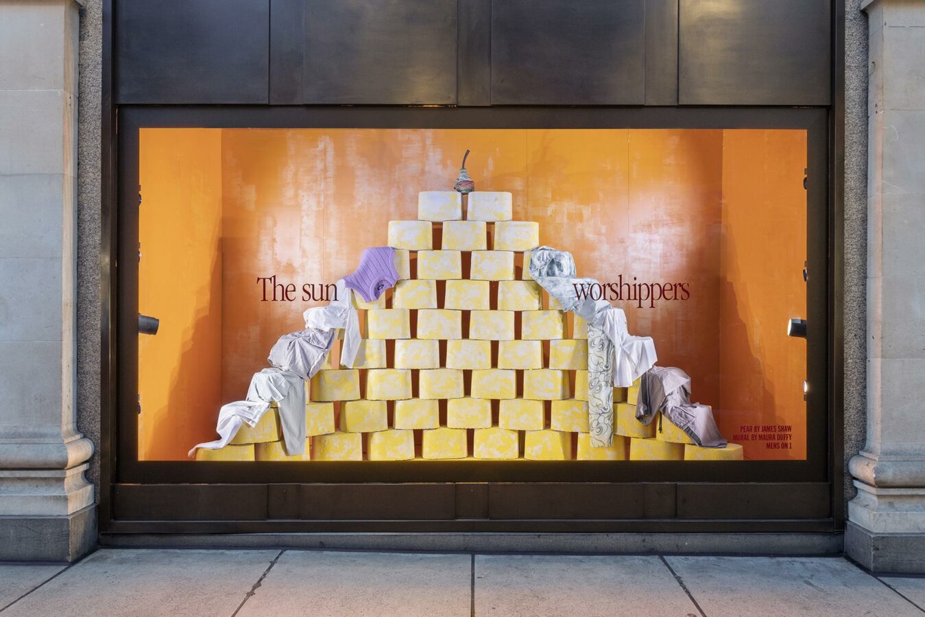 Summer Awakening: Die Schaufenster des Kaufhauses Selfridges an der Londoner Oxford Street. (Foto: Selfridges)
