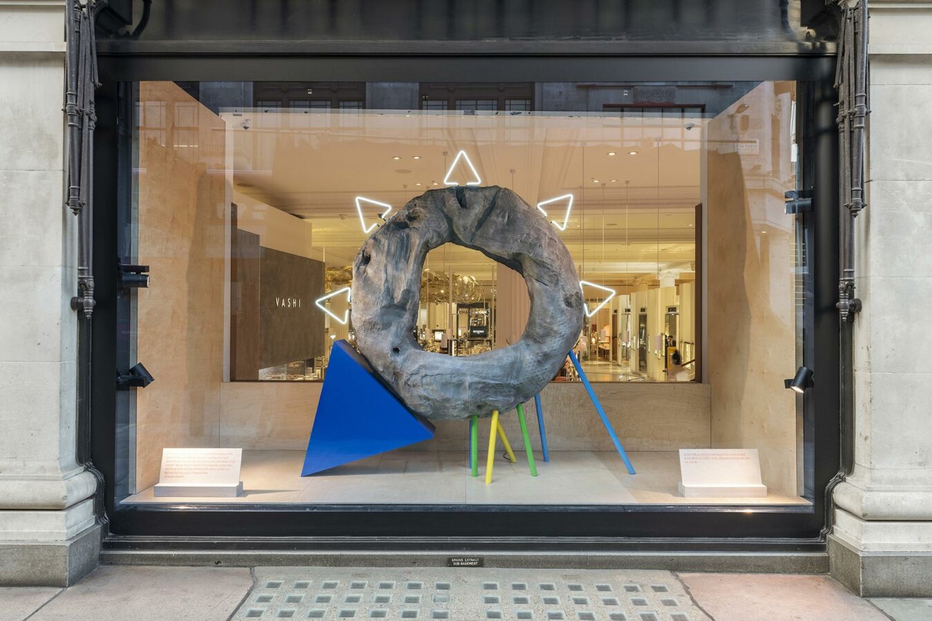 Summer Awakening: Die Schaufenster des Kaufhauses Selfridges an der Londoner Oxford Street. (Foto: Selfridges)