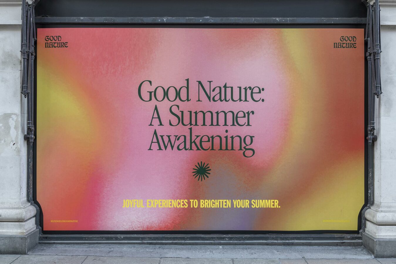 Summer Awakening: Die Schaufenster des Kaufhauses Selfridges an der Londoner Oxford Street. (Foto: Selfridges)