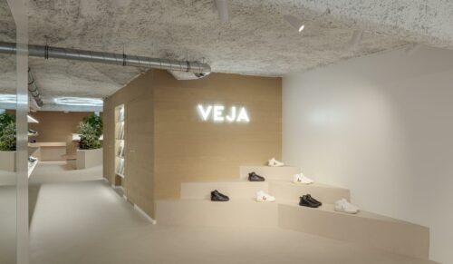 Der neue Veja-Store in Paris-Montmartre basiert auf minimalistischer Architektur und nachhaltigen Materialien. (Foto: Nodal+Antoine Huot)