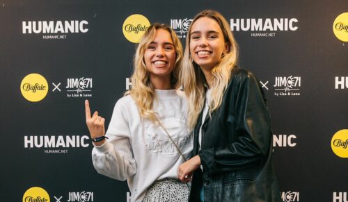 Lisa und Lena präsentierten ihre Kooperation mit Buffalo bei Humanic in Wien. (Foto: Philipp Lipiarski)