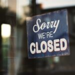 Schuhgeschäfte in Bayern bleiben ab dem 18. März geschlossen. (Foto: Tim Mossholder/Unsplash)