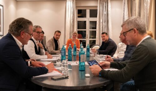 Auf schuhkurier-Einladung trafen sich Vertreter aus Industrie und Handel zum ergebnisoffenen Austausch. (Foto: Leon Spanier)