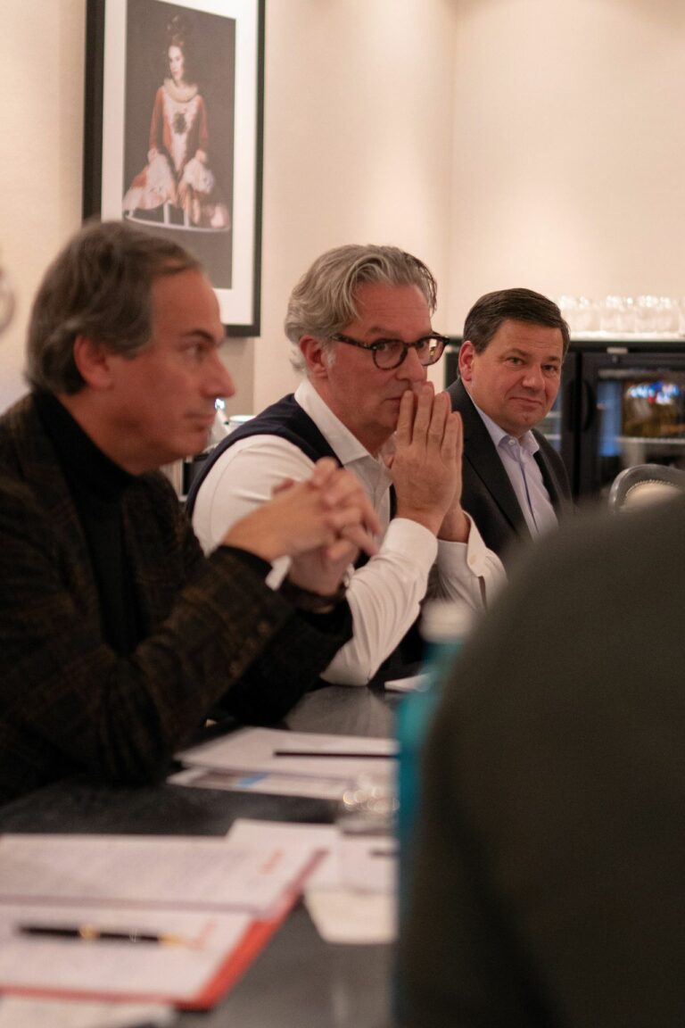 (v.l.n.r.) Harald Riess, Rieker; Stephan Krug, SABU, und Holger Knapp, Sternefeld Medien (Foto: Leon Spanier)