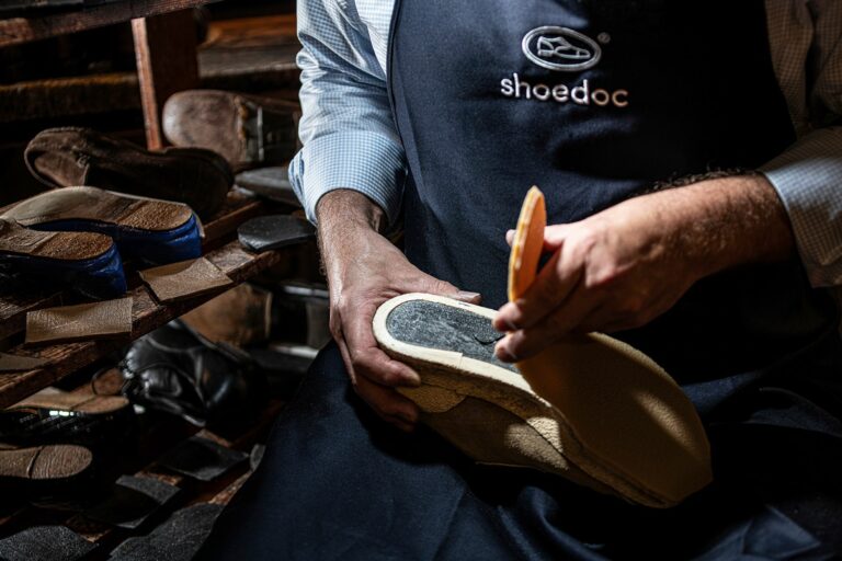 Bei Shoedoc repariert man Schuhe aller Art. (Foto: Shoedoc)