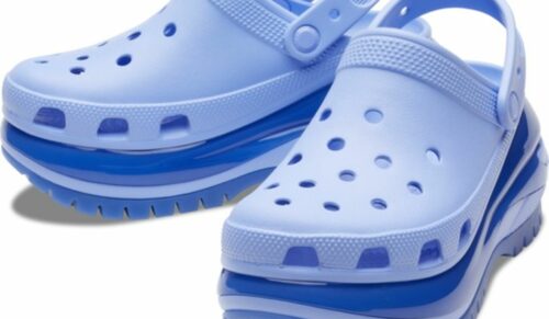 Modelle von Crocs. (Foto: Crocs)