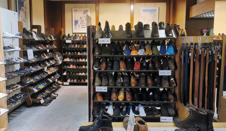 Das Sortiment von Roland Herrenschuhe ist breit aufgestellt. (Foto: Redaktion)