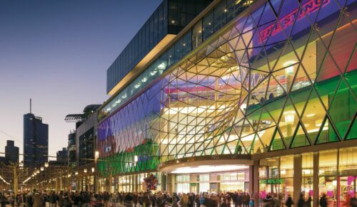Shoppen und Bummeln am Frankfurter Einkaufszentrum Myzeil (Foto: ECE/Heiko Meyer)