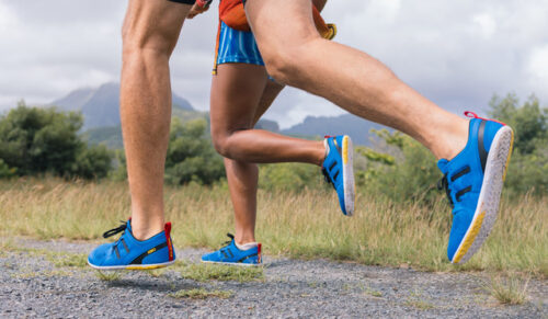 Born to Run: Über Stock und Stein, Bäche und unebenem Gelände ging es mit den Trailrunningschuhen.  (Foto: Xero Shoes)
