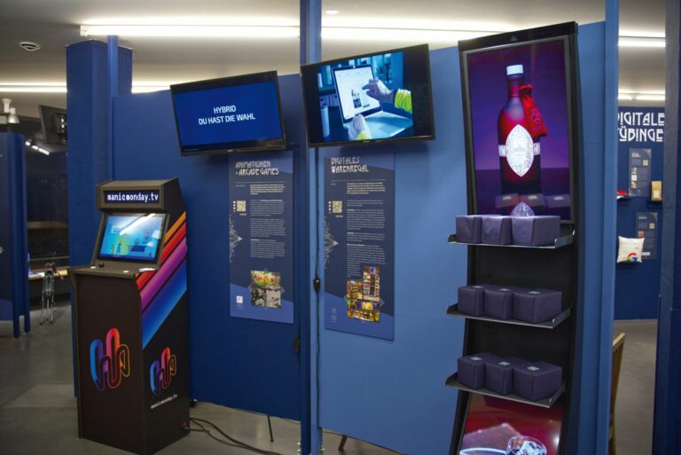 Digitale Regale, Animationen und interaktive Elemente können das Einkaufserlebnis aufwerten. (Foto: Acameo)