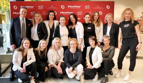 „Team Ratter“ und Firmenchef Michael Ratter beim Jubiläum (Foto: Schuhhaus Ratter)
