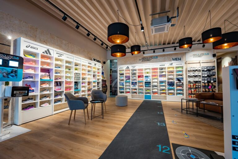 Innerhalb des neuen Stores werden neue Konzepte wie die Laufbahn ausgetestet. (Foto: Sport 2000)