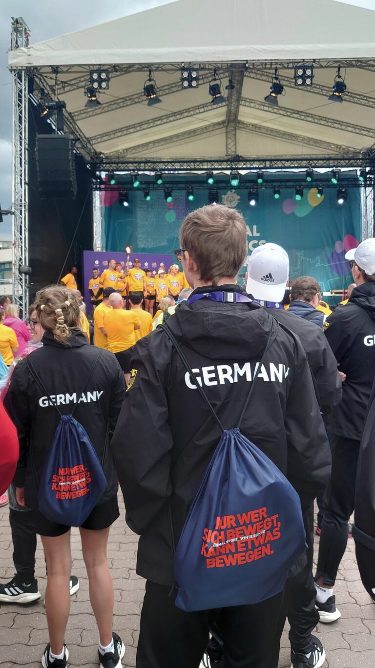 Intersport stattet die deutsche Mannschaft mit einer Sporttasche aus. (Foto: Intersport)