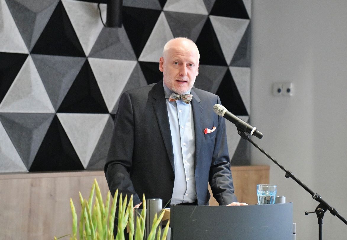 SABU-Aufsichtsratsvorsitzender Lars Otto mit dem Bericht des Aufsichtsrates (Foto: SABU)