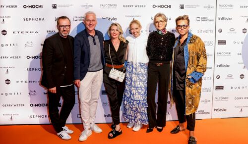 DFD Fashion Net Summer Party: v. l. n. r.: Michael Schulz (SchulzAco Agentur), Marc Freyberg (Brax), Aline Müller-Schade (The Supreme Group), Theresa Winkels (Wirtschaftsförderung LDüsseldorf), Ulrike Kähler (Igedo Exhibitions) und Luca Bazzanella-Toussis (Thomas Rath Fashion Group) (Foto: DFD Fashion Net)DFD Fashion Net Summer Party: v. l. n. r.: Michael Schulz (SchulzAco Agentur), Marc Freyberg (Brax), Aline Müller-Schade (The Supreme Group), Theresa Winkels (Wirtschaftsförderung LDüsseldorf), Ulrike Kähler (Igedo Exhibitions) und Luca Bazzanella-Toussis (Thomas Rath Fashion Group) (Foto: DFD Fashion Net)