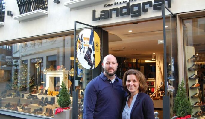 Alexander und Nicole Landgraf, in vierter Generation Inhaber von Schuhhaus Landgraf, haben angekündigt, alle Geschäfte schließen zu wollen. (Foto: Schuhhaus Landgraf)