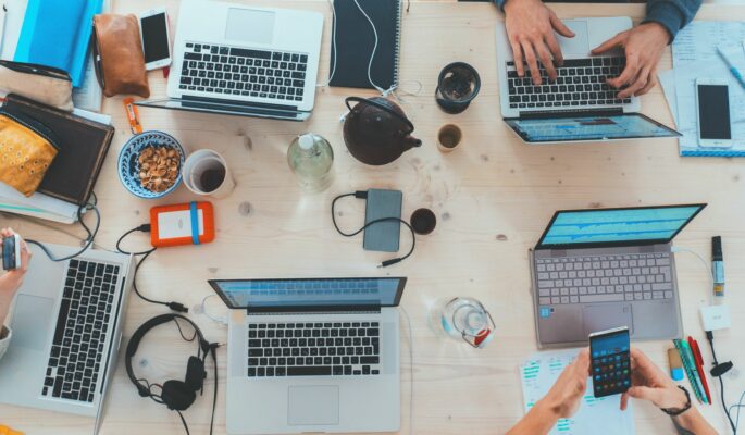 Vertrauen ist im E-Commerce eine wichtige Komponente.en (Foto: Marvin Meyer/Unsplash)