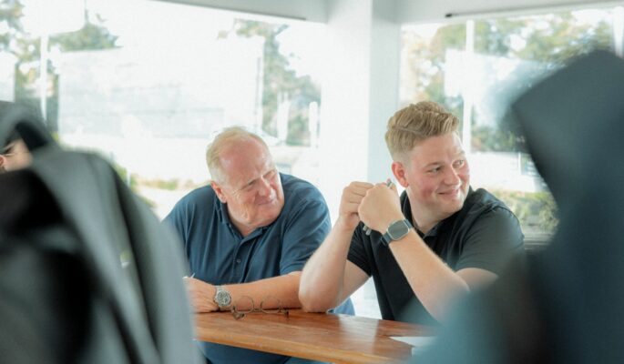 Vater und Sohn von links nach rechts: Peter und Louis Bödeker (Foto: Bö Schuhe)