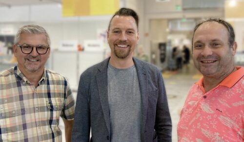 v.l.: Die Schuhhändler Ulrich Volk (Elzach), Ingo Hänel (Römerstein)  und Roman Degenhardt (Bebra), die Initiatoren des Händleraufrufs an die Industrie. (Foto: Redaktion)