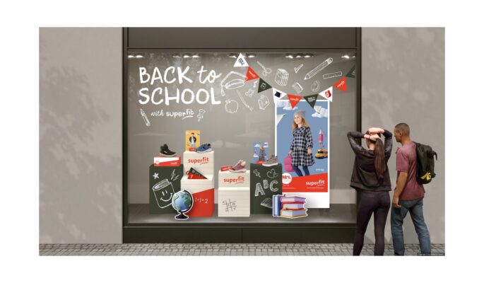 Die neue „Back to School“-Kampagne von Superfit geht mit Schaufenster-Assets einher. (Foto: Superfit)