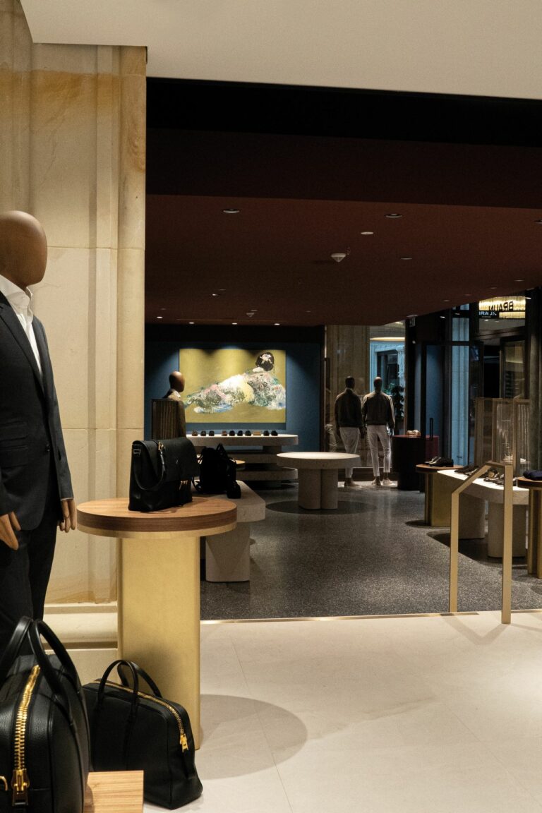 Eine Welt für den gehobenen Geschmack: Braun in Hamburg. (Foto: Blocher Partners)