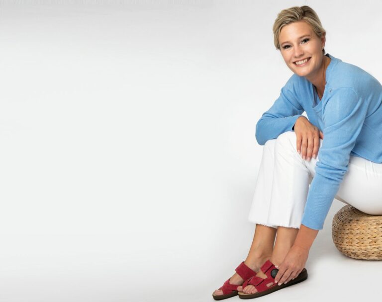 Hallufix bietet Schuhe an, die Hallux Valgus beim Tragen therapieren sollen. (Foto: Hallufix)