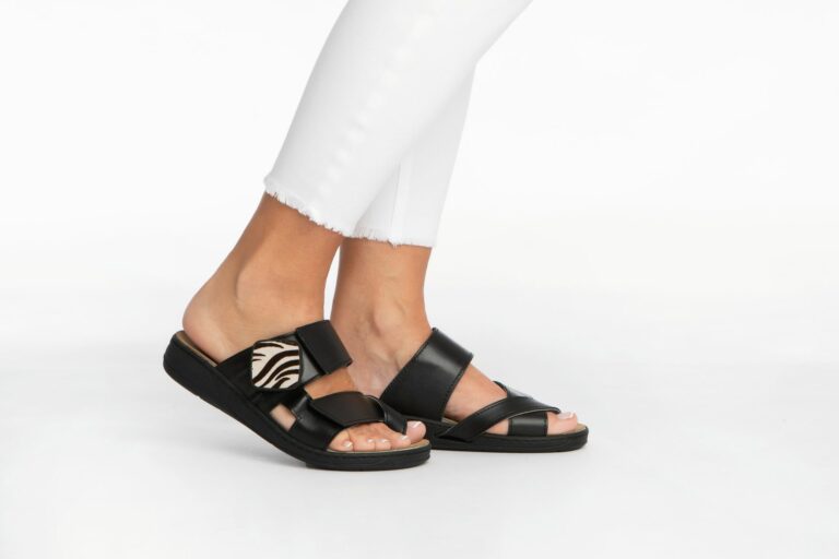Der Drehknopf am Schuh lässt sich mit zusätzlich angebotenen Überzügen in verschiedenen Mustern dekorieren. (Foto: Hallufix)