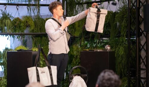 Co-Gründer Adrian Goosses von Airpaq bei seiner Präsentation während des Westfield Grand Prix. (Foto: URW)