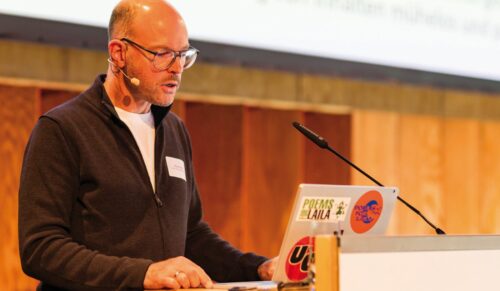 Jörg Kolossa, Geschäftsführer Modehaus Kolossa, spricht über die Kunden-App Kolossa und die Personal-App Kurt. (Foto: BTE)