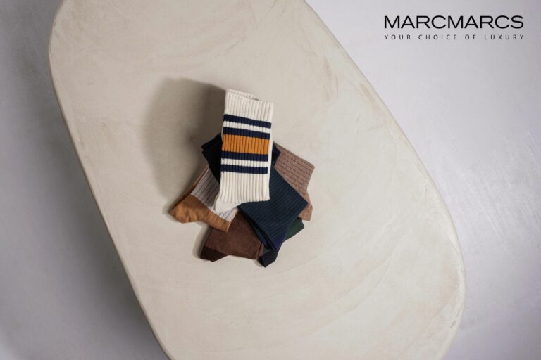 Mit Socken werde online schlicht zu wenig Geld verdient. (Foto: Marcmarcs)