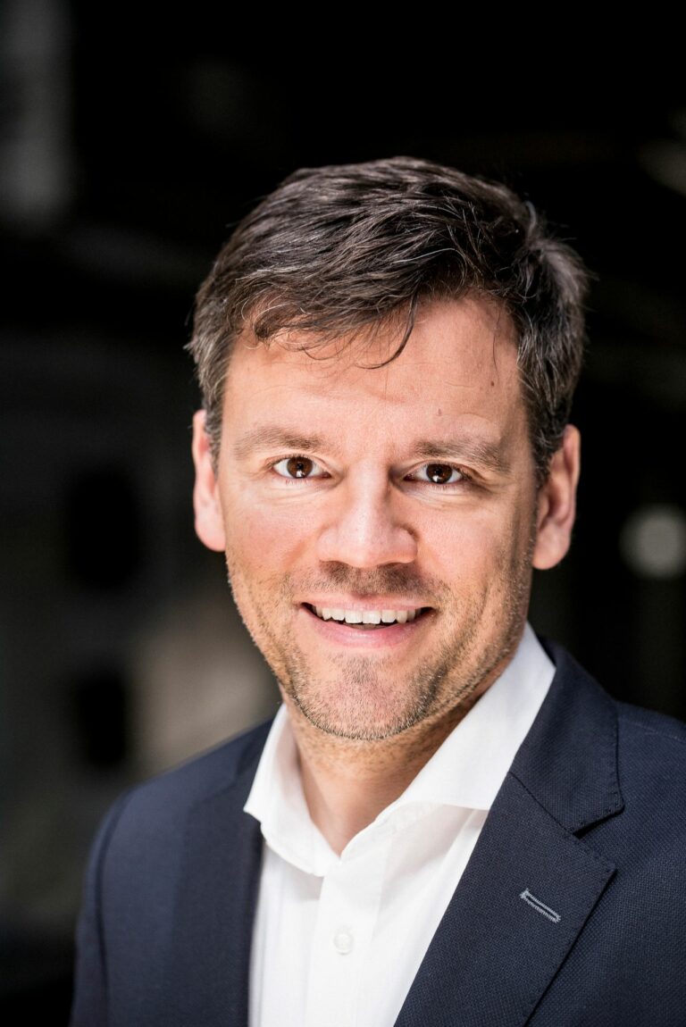schuhkurier feiert 77 Jahre