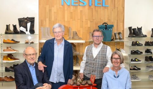 Die bisherigen Inhaber des Schuhhaus Nestel (v.l.n.r.): Hubert und Dagmar Krause, Hans-Georg und Ute Nestel (Foto: Jill Carstens)