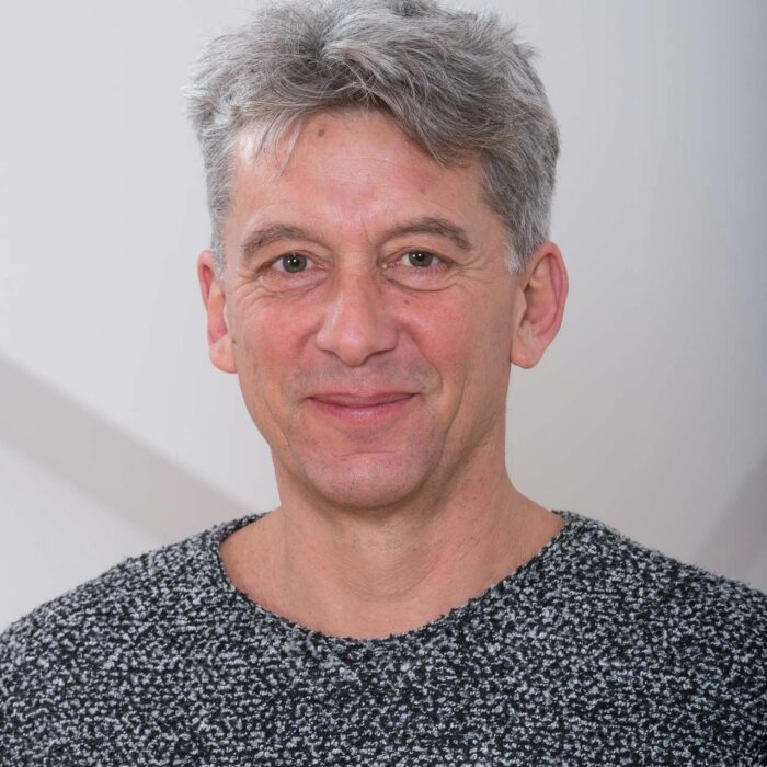Experte für Füße und Fußfehlstellungen: Thomas Rogall, Physiotherapeut, Buchautor und Gründer der Fuß-Schule München (Foto: Fuß-Schule München)