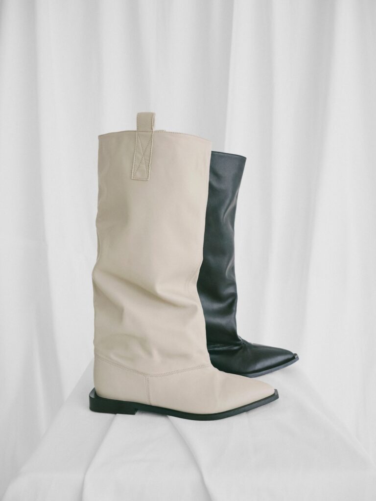 Die neuen Stiefel von Ganni, gefertigt aus der Lederalternative Pélinova. (Foto: Lenzing)