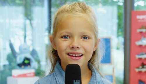 Die siebenjährige Kinderreporterin Elena erfährt auf dem Superfit-Instagram-Kanal alles über die Gore-Tex-Membran. (Foto: Superfit)