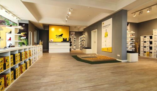 Jeder Leguano-Store wird mit einem eigenen Barfuß-Parcours ausgestattet. (Foto: Leguano)