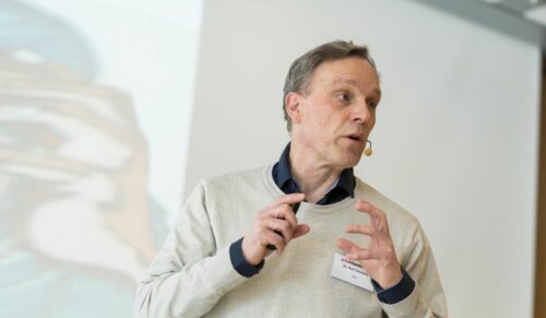Dr. Ralf Deckers gab einen ausführlichen Einblick in die Lage der Schuhbranche. (Foto: Kim Fotografie)