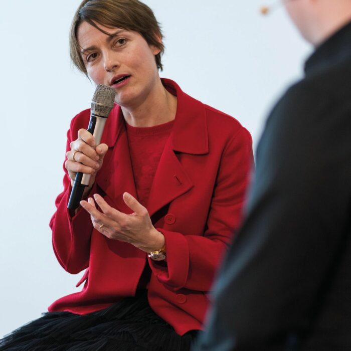 Wie unterschiedlich CRM-Systeme angegangen werden können, zeigte das Gespräch mit Nora Johanna Werdich. (Foto: Kim Fotografie)