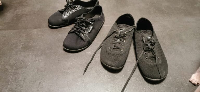 Bei Barfußschuhen sind Funktion und Qualität essentiell. Sergej Ebel und Silvester Schneider haben gute Erfahrungen mit Leguano-Schuhen gemacht. (Foto: Redaktion)