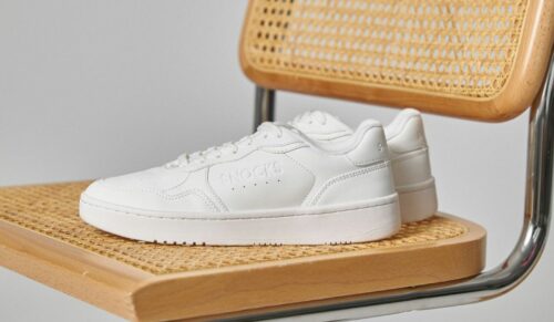 Snocks erweitert das Sortiment um einen eigenen Sneaker. (Foto: Snocks/LinkedIn)