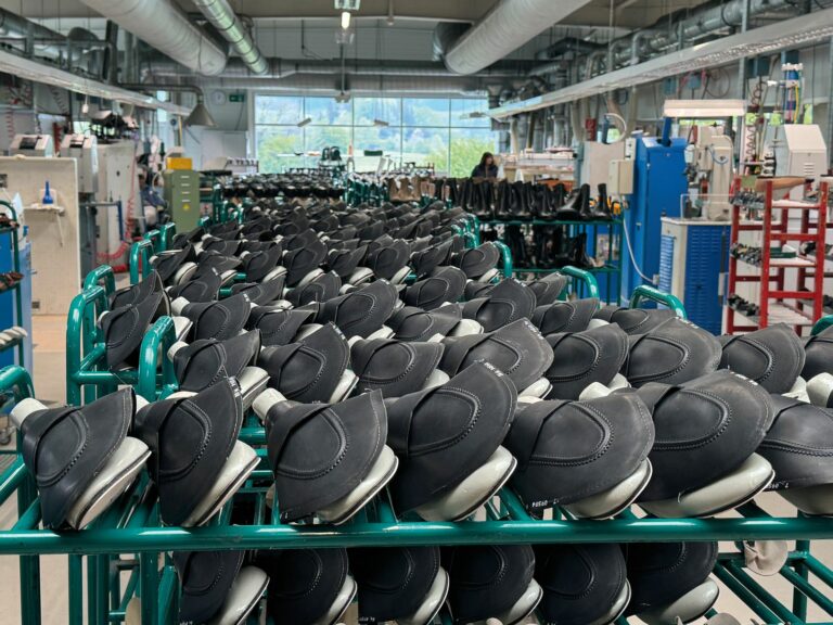 Blick in die Produktion in Mattsee (Foto: Paul Green)