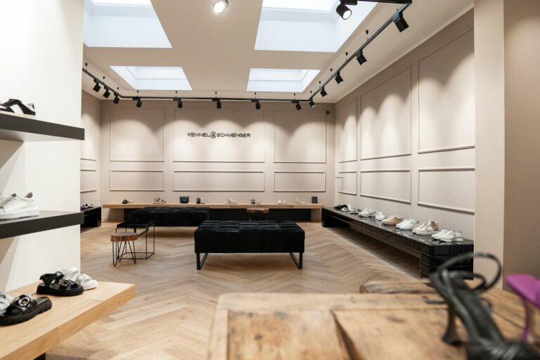 Ein Blick in die modernisierte Kennel & Schmenger-Filiale in Mainz. Auch in Trier wurde der Store letztes Jahr umgebaut. (Foto: Kennel & Schmenger)