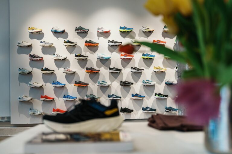 Alle Augen auf den Schuh: Bei Run’them sollen Läuferinnen und Läufer auf ihre Kosten kommen. (Foto: Lichtblick/Volker Wiciok)