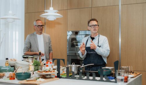 Think-Geschäftsführer Christoph Mayer und Koch Holger Stromberg moderierten das Think-Event Kitchen-Talk. (Foto: Legero United)