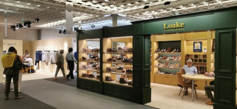 Auf dem Loake Shoemakers-Stand waren modische, elegante Schuhe zu sehen. (Foto: Redaktion)