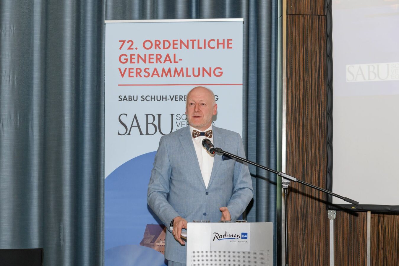 Der Aufsichtsratsvorsitzende Lars Otto begrüßte die Gäste in Rostock. (Foto: SABU)