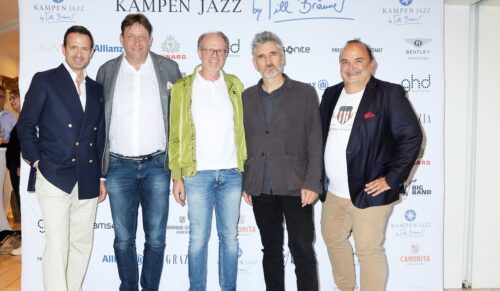 Jazz-Trompeter und Mit-Veranstalter Till Brönner (v.l.v.r.), Samsonite General Manager Dirk Schmidinger, Samsonite Gebietsleiter Achim Plankemann, Jazz-Legende Curtis Stigers und Veranstalter Dariush Mizani (Foto: Samsonite)