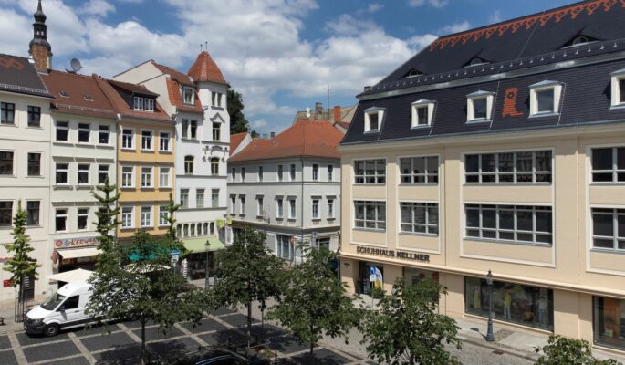 Auf dem Dach thront der Stiefel: Schuhhaus Kellner hat sich an seinem Standort in der Zittauer Innenstadt etabliert. (Foto: Volkmar Heinz)