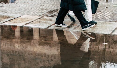 Die Sortimente des Damenschuhhandels finden Gefallen, die Abverkäufe waren zumindest in der ersten Saisonhälfte zufriedenstellend bis gut. (Foto: Pixabay)